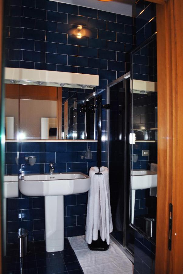 A Milan B&B ภายนอก รูปภาพ